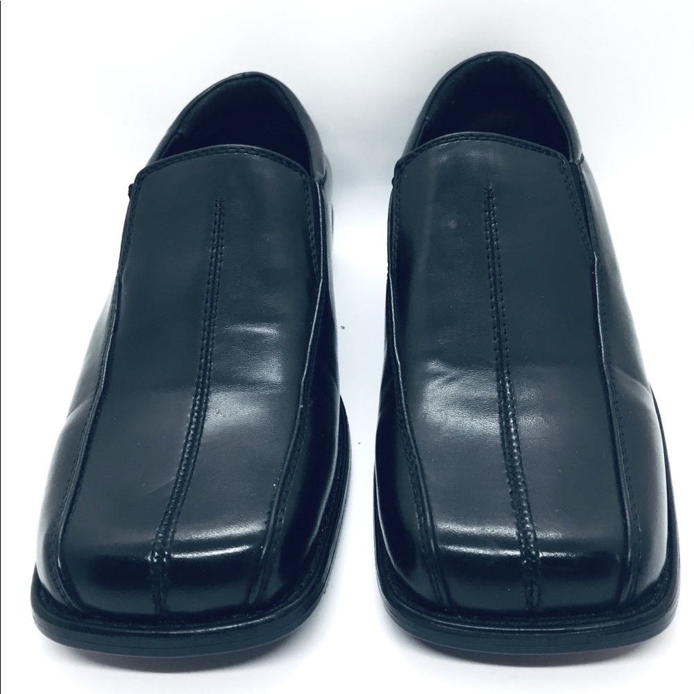 Kids Stacy Adams Shoes SIZE 5M. PRE OWNED